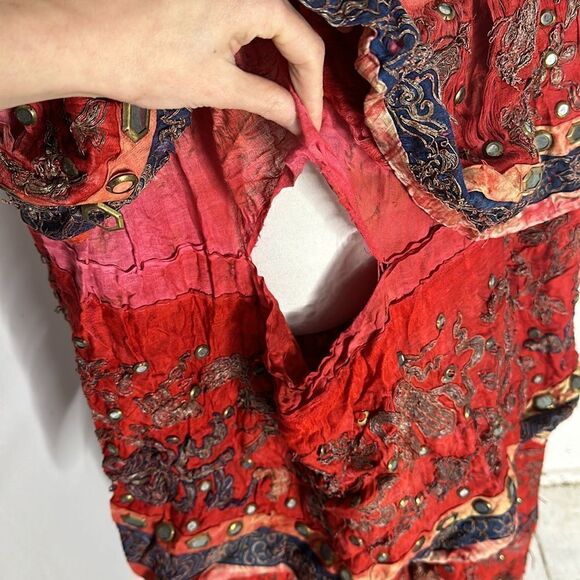 Ethnic Antique Ceremonial Museum Worthy Garment - Picture 11 of 14